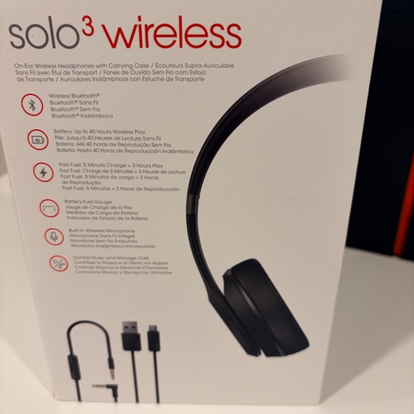 BEATS by Dre Solo3 wireless - Picture 6 of 7